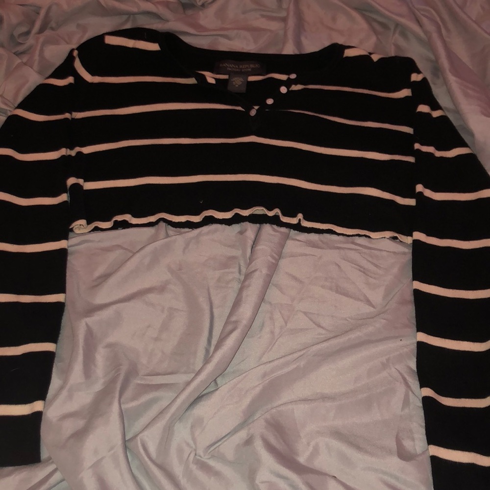 Cropped by me black and white crop top v-neck buttons